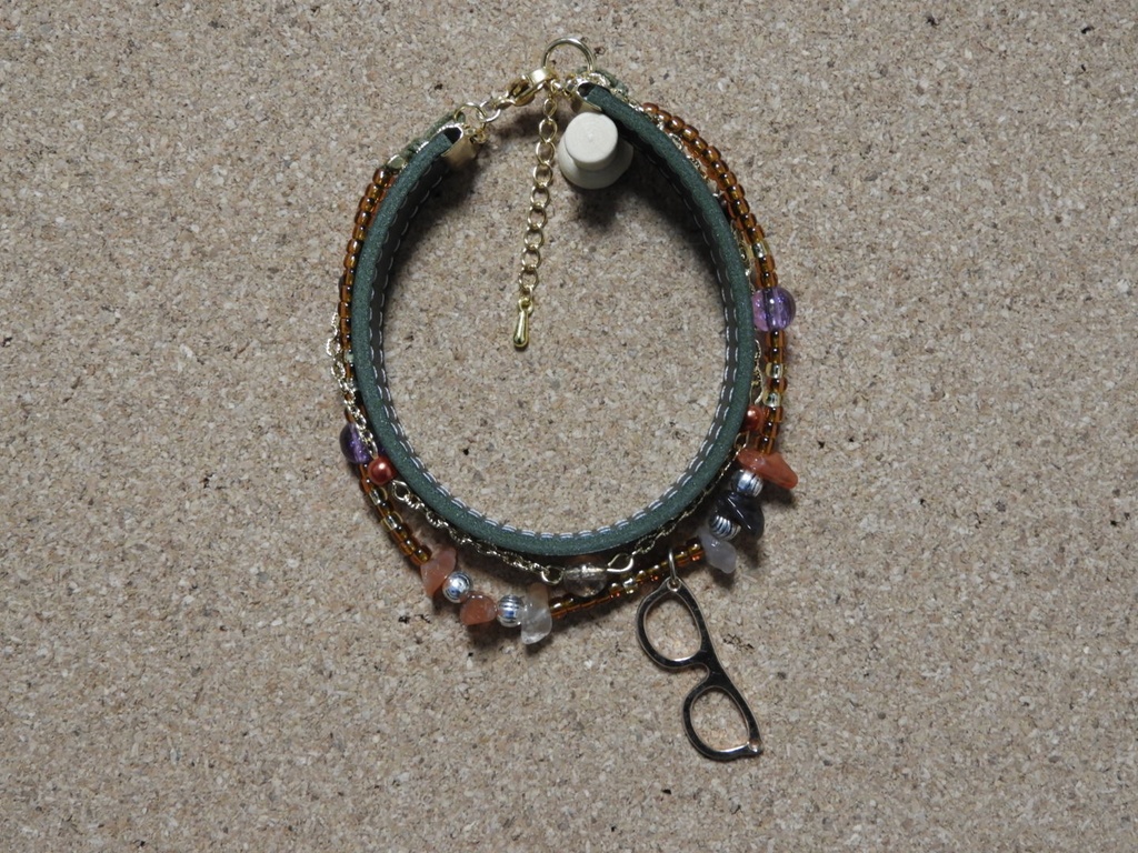 進撃の巨人　ハンジ　ブレスレット