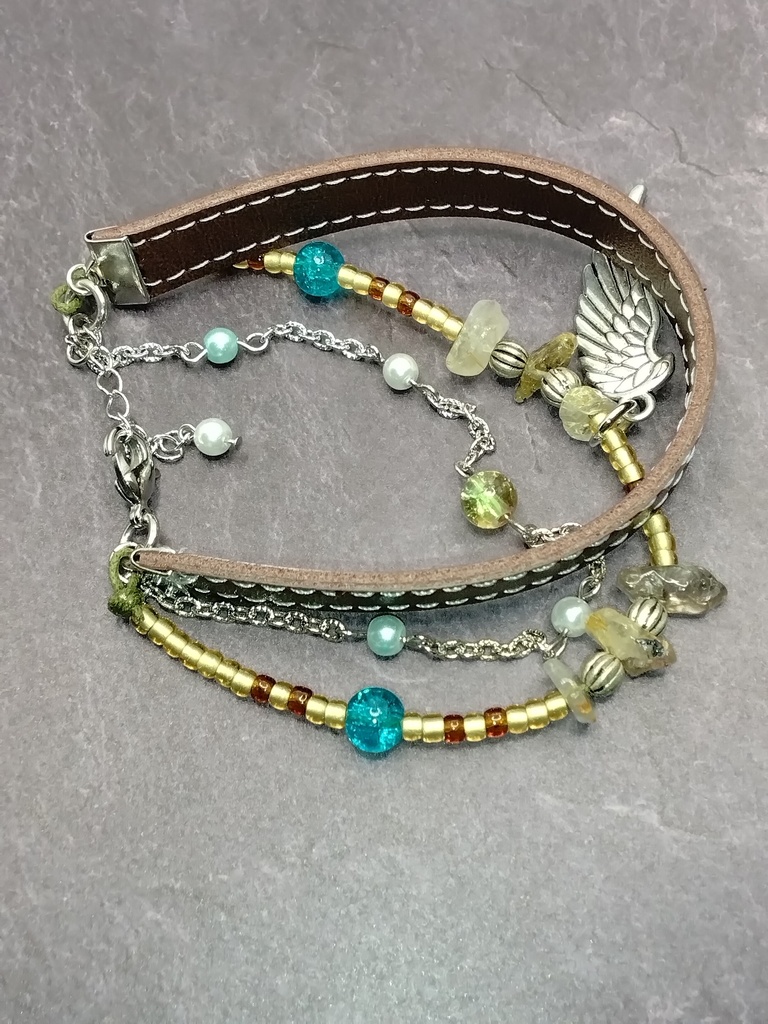 進撃の巨人 エルヴィン ブレスレット