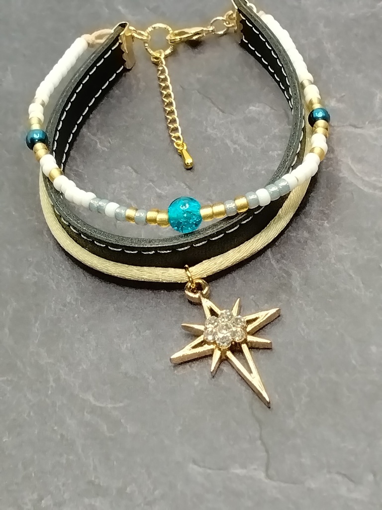 進撃の巨人 アニ マーレ 女型の巨人 ブレスレット