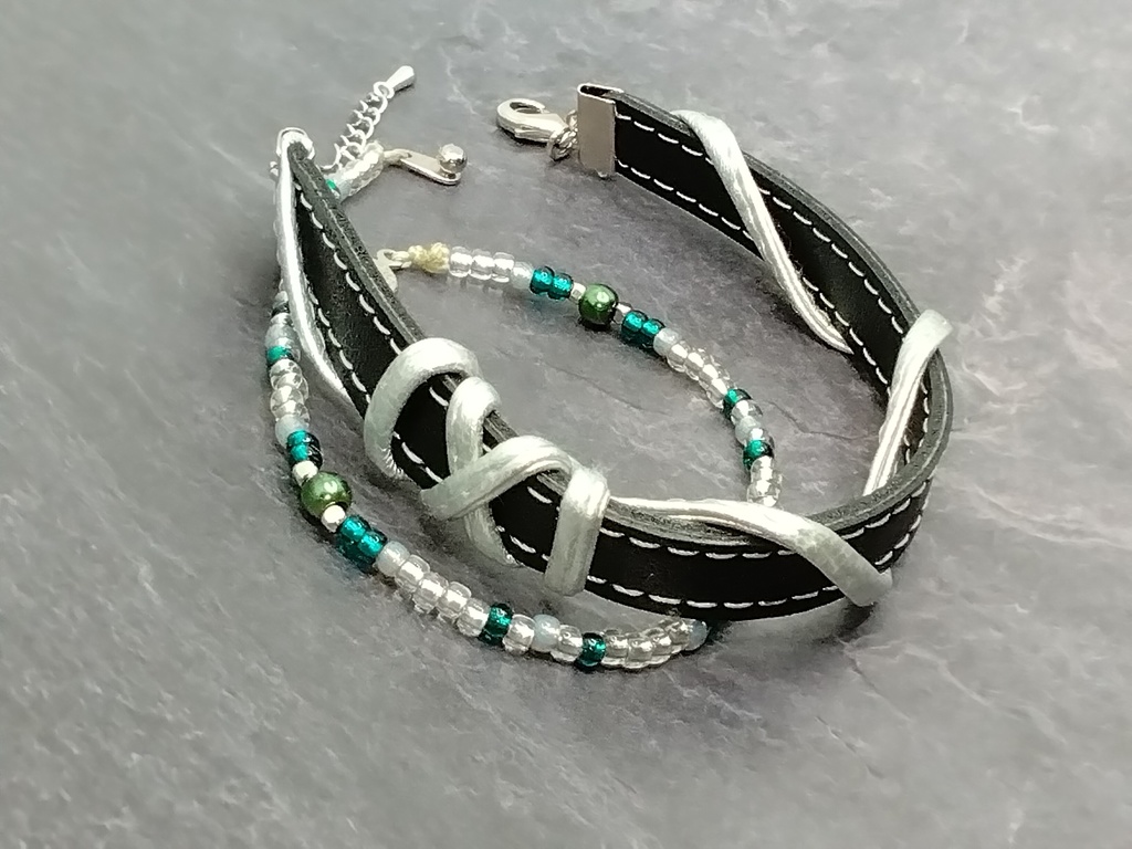 進撃の巨人 リヴァイ ブレスレット