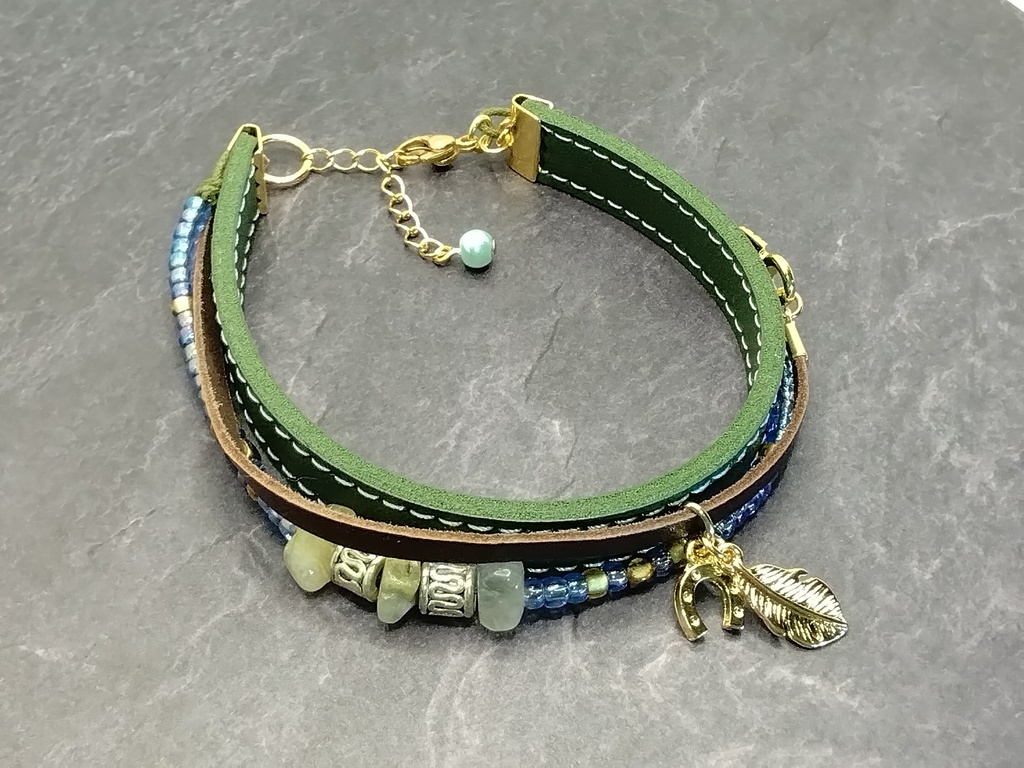 進撃の巨人 エルヴィン ブレスレット