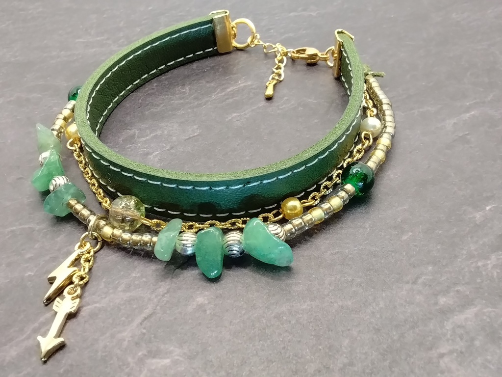 進撃の巨人 モブリット ブレスレット