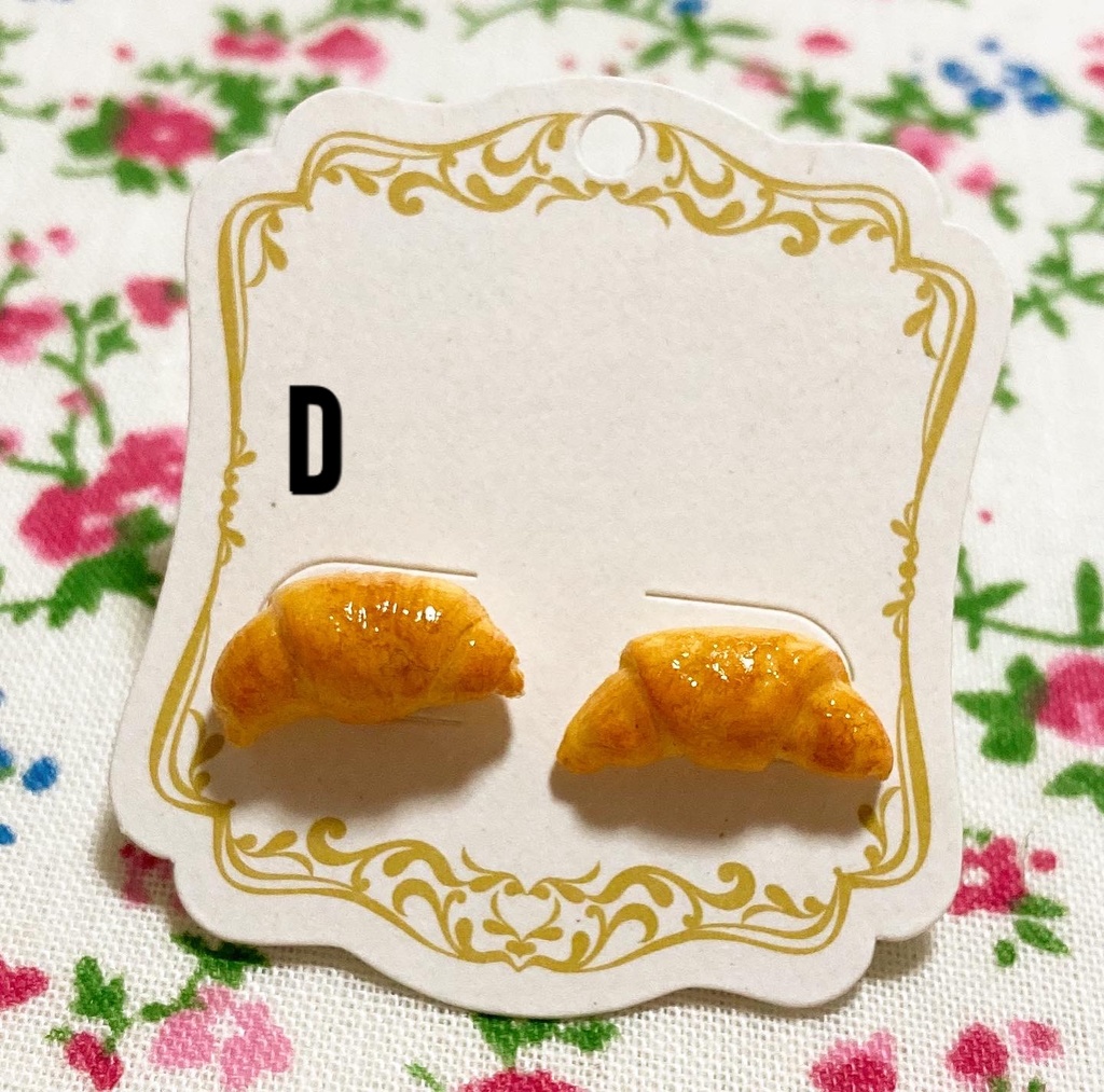 ミニパンピアス