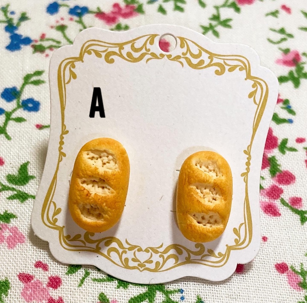 ミニパンピアス