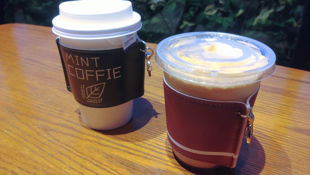 人格イラスト風カップスリーブ