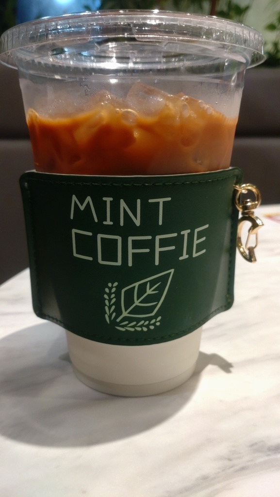 人格イラスト風カップスリーブ