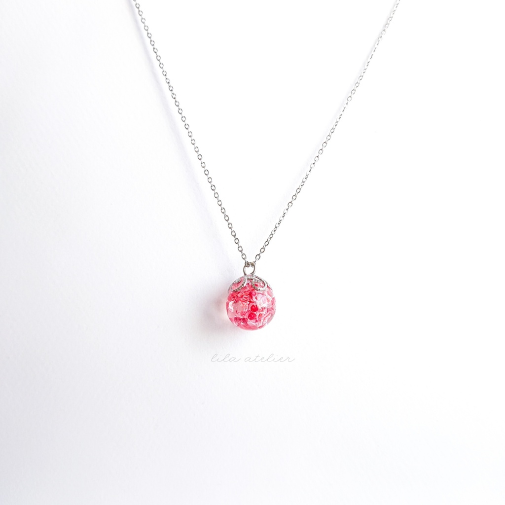 かすみ珠【紅】ペンダント(金属アレルギー対応)