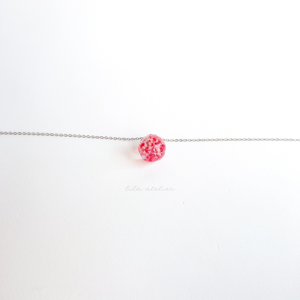 かすみ珠【紅】ペンダント(金属アレルギー対応)