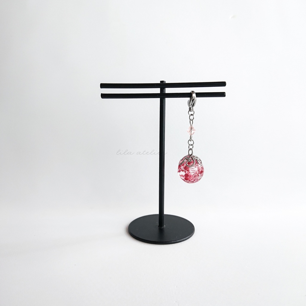 かすみ珠【紅】チャーム(金属アレルギー対応)