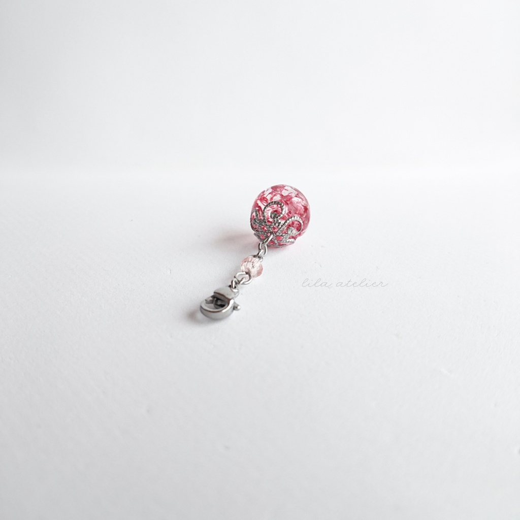 かすみ珠【紅】チャーム(金属アレルギー対応)