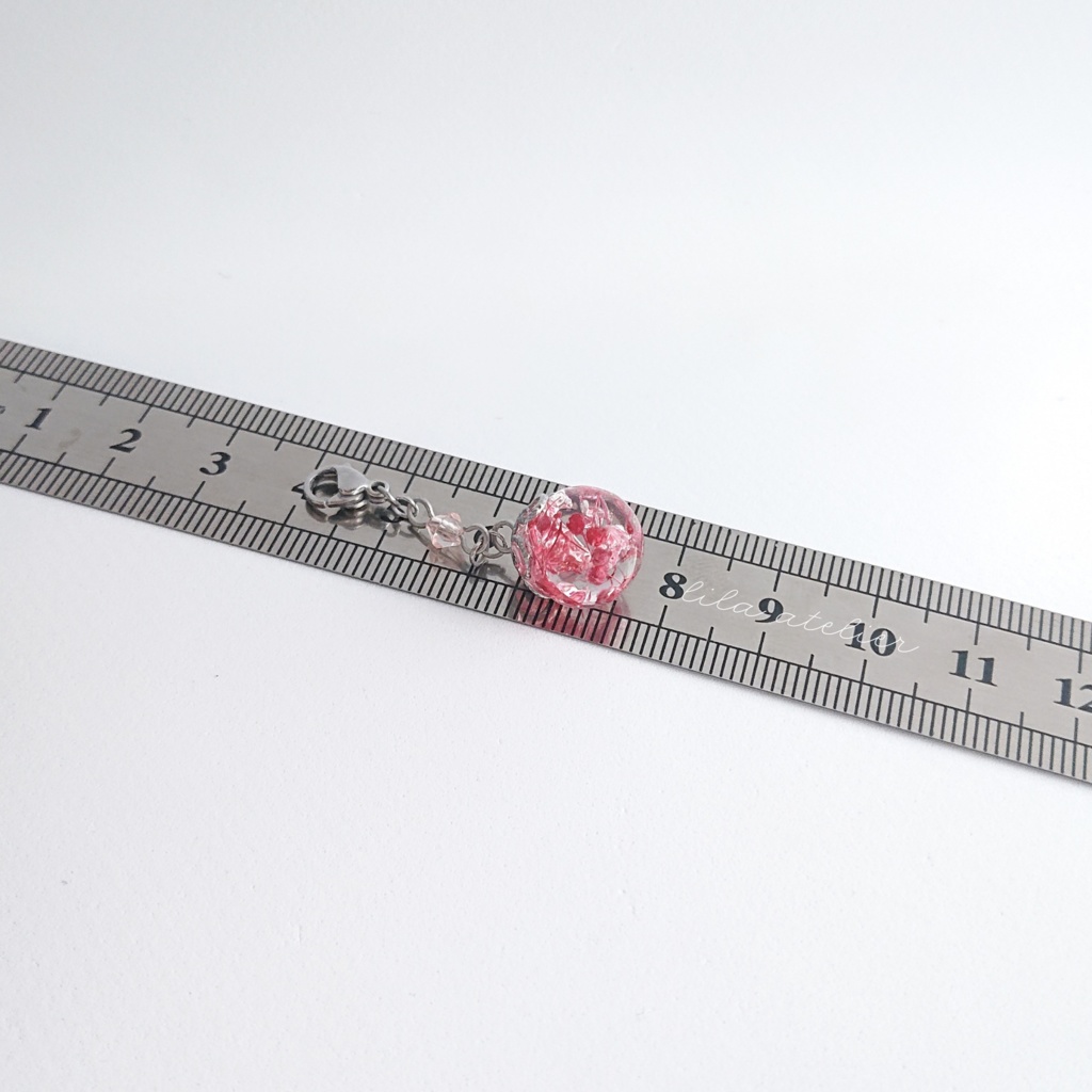 かすみ珠【紅】チャーム(金属アレルギー対応)