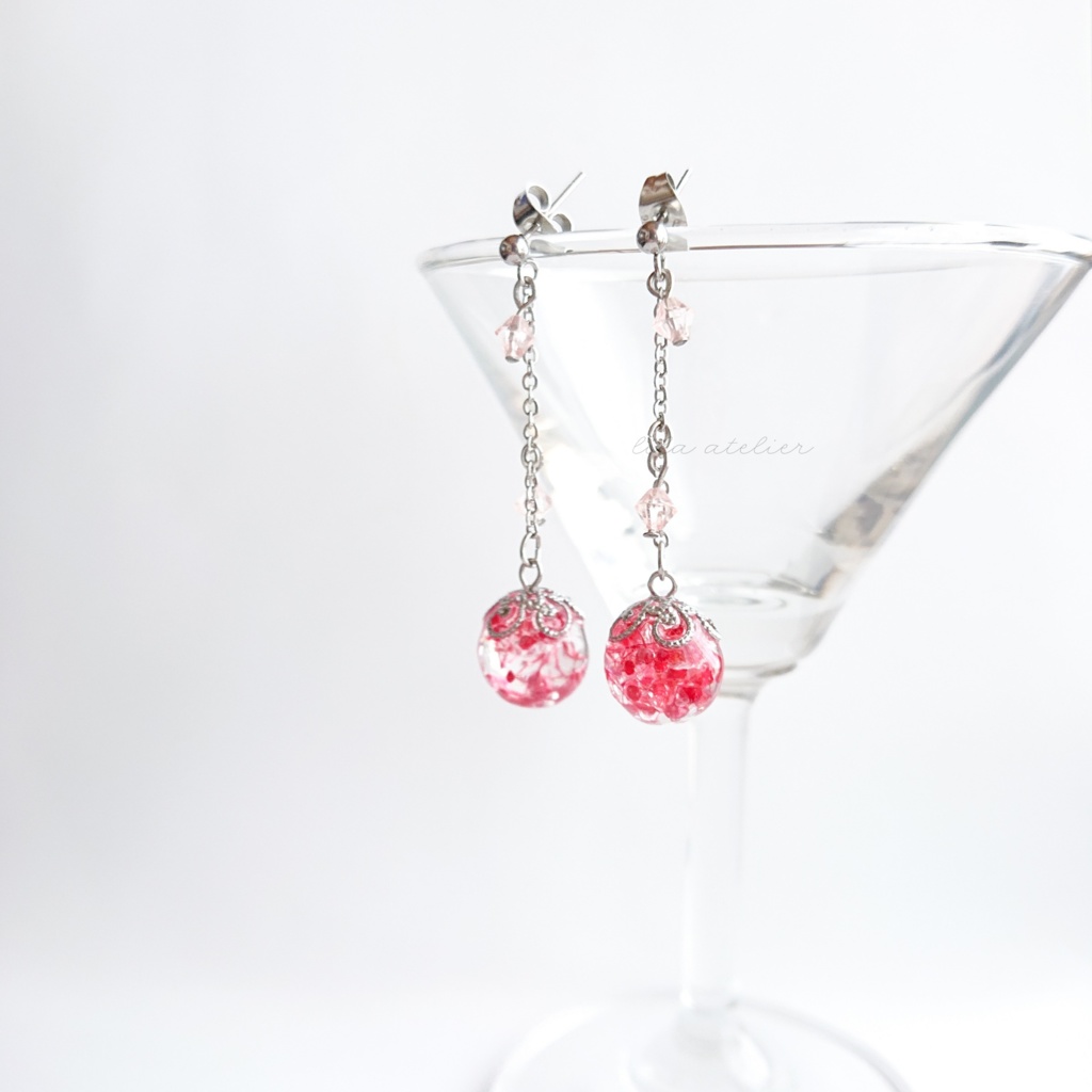 かすみ珠【紅】ロングチェーンピアス/イヤリング(金属アレルギー対応)