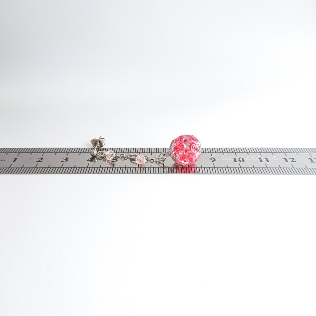 かすみ珠【紅】ロングチェーンピアス/イヤリング(金属アレルギー対応)