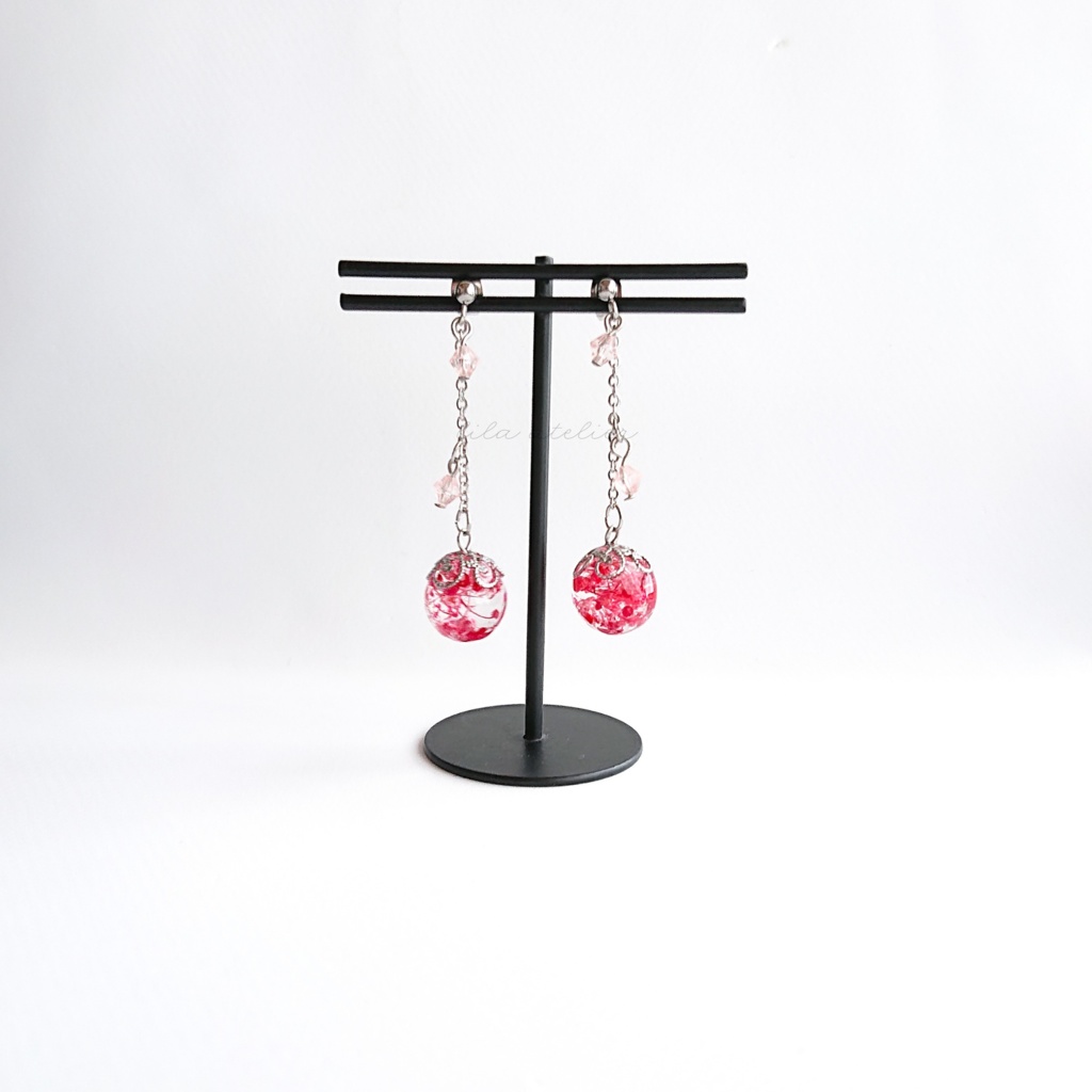 かすみ珠【紅】ロングチェーンピアス/イヤリング(金属アレルギー対応)