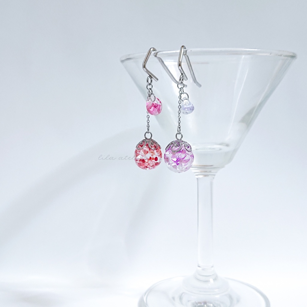 かすみ珠【紅】ポニーフック(金属アレルギー対応)