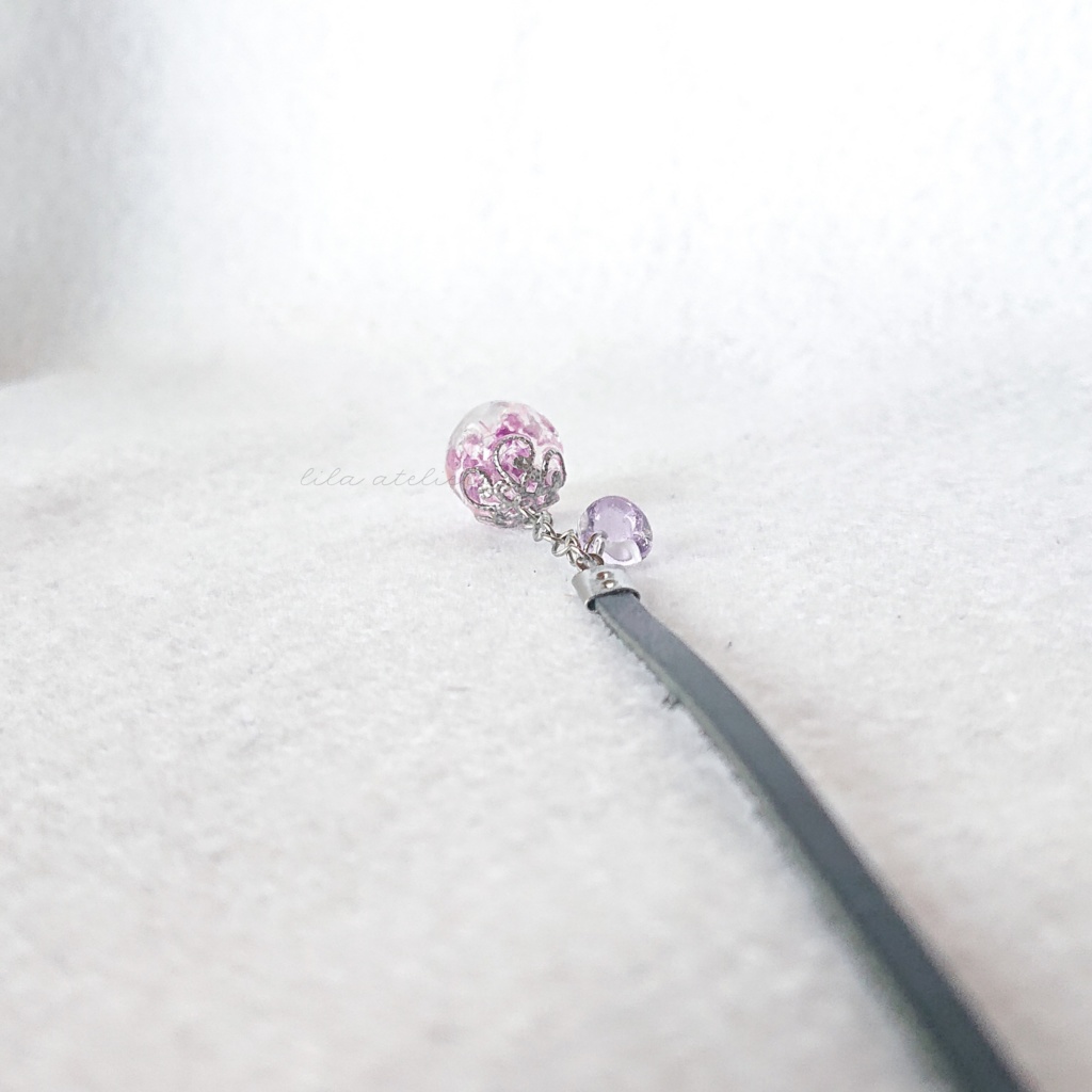 かすみ珠【紫】革紐ブックマーカー(金属アレルギー対応)