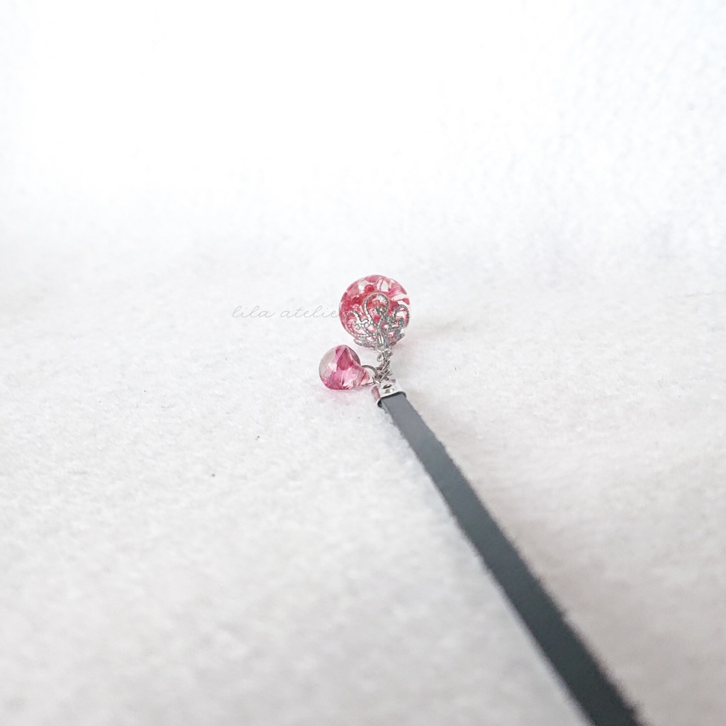 かすみ珠【紅】革紐ブックマーカー(金属アレルギー対応)