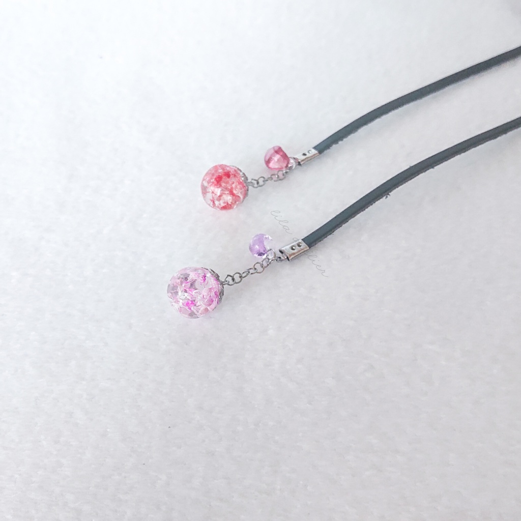 かすみ珠【紅】革紐ブックマーカー(金属アレルギー対応)