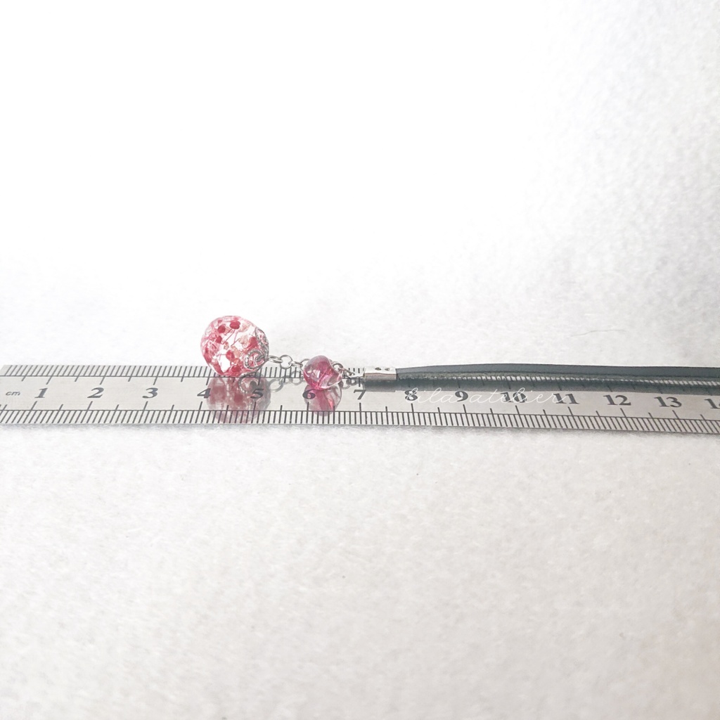 かすみ珠【紅】革紐ブックマーカー(金属アレルギー対応)