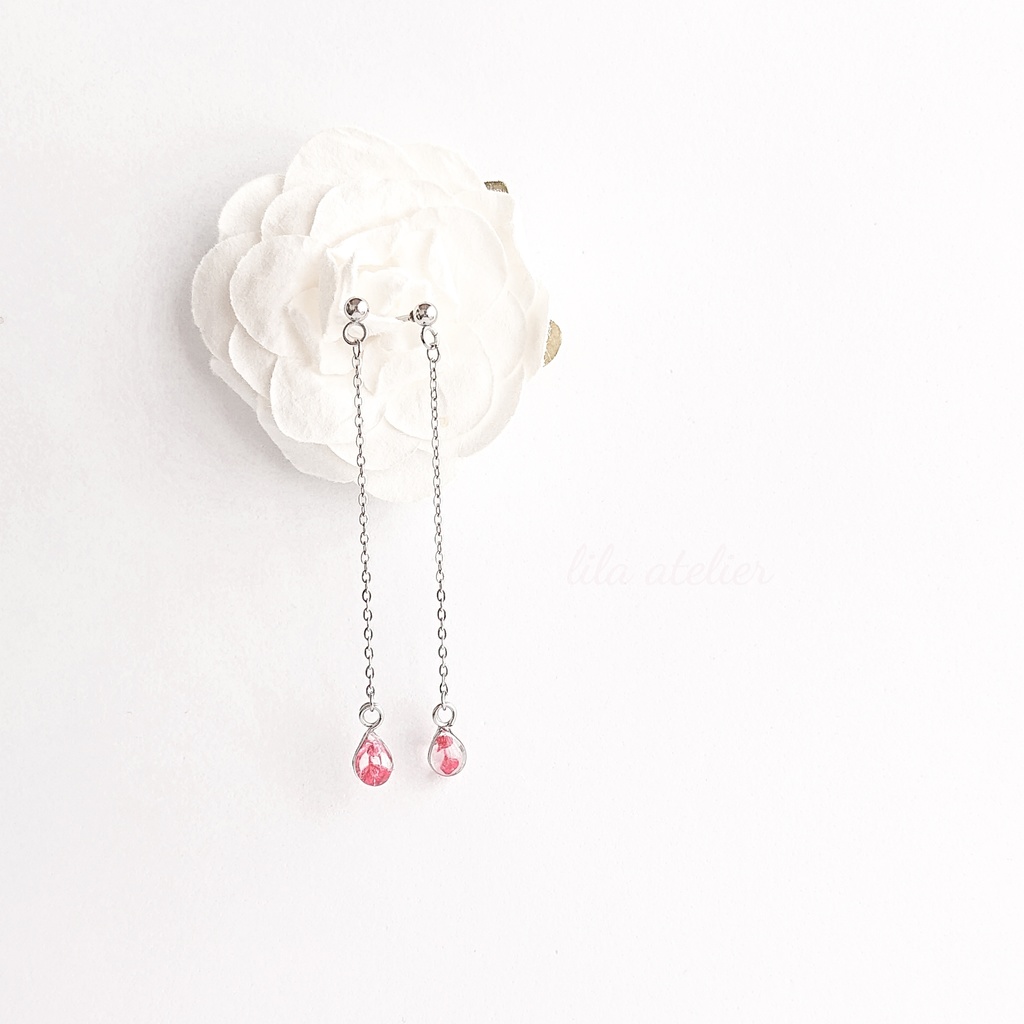 かすみ雫【紅】ロングチェーンピアス/イヤリング(金属アレルギー対応)