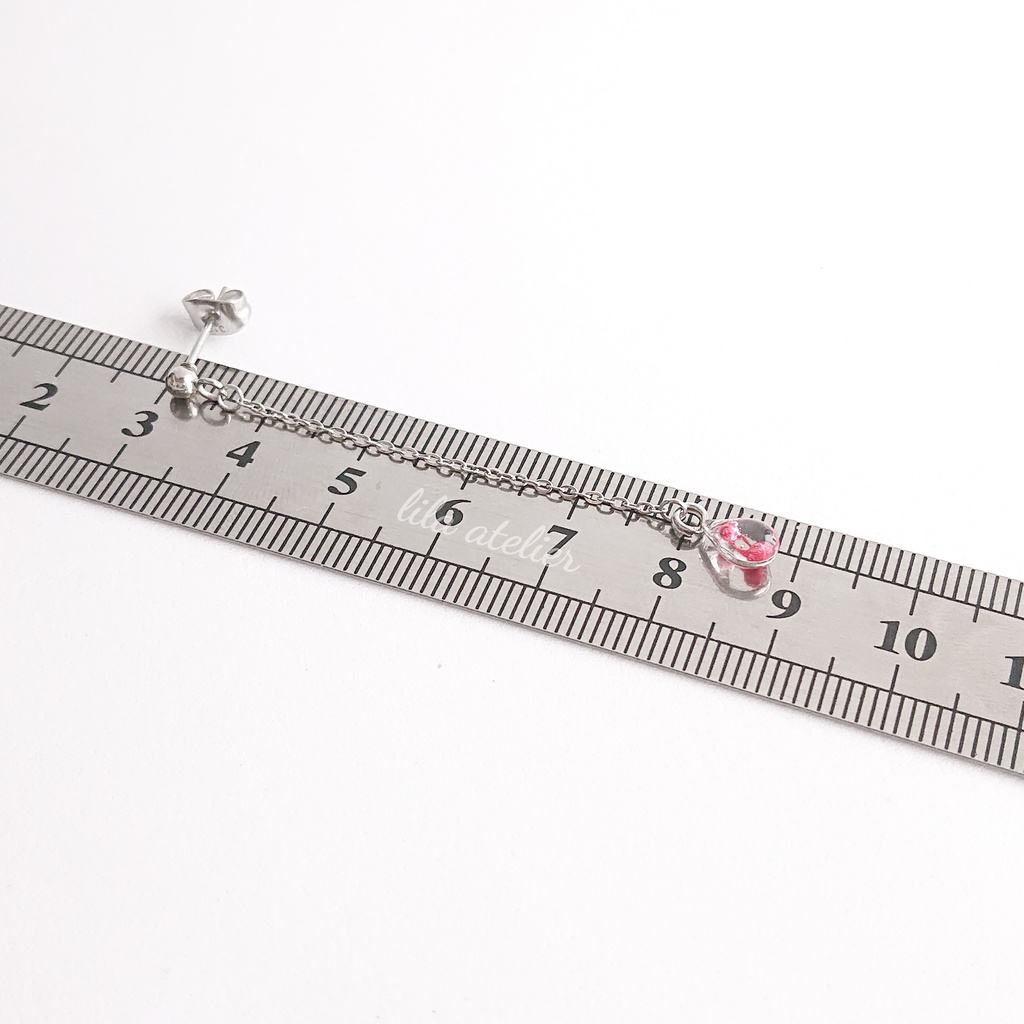 かすみ雫【紅】ロングチェーンピアス/イヤリング(金属アレルギー対応)