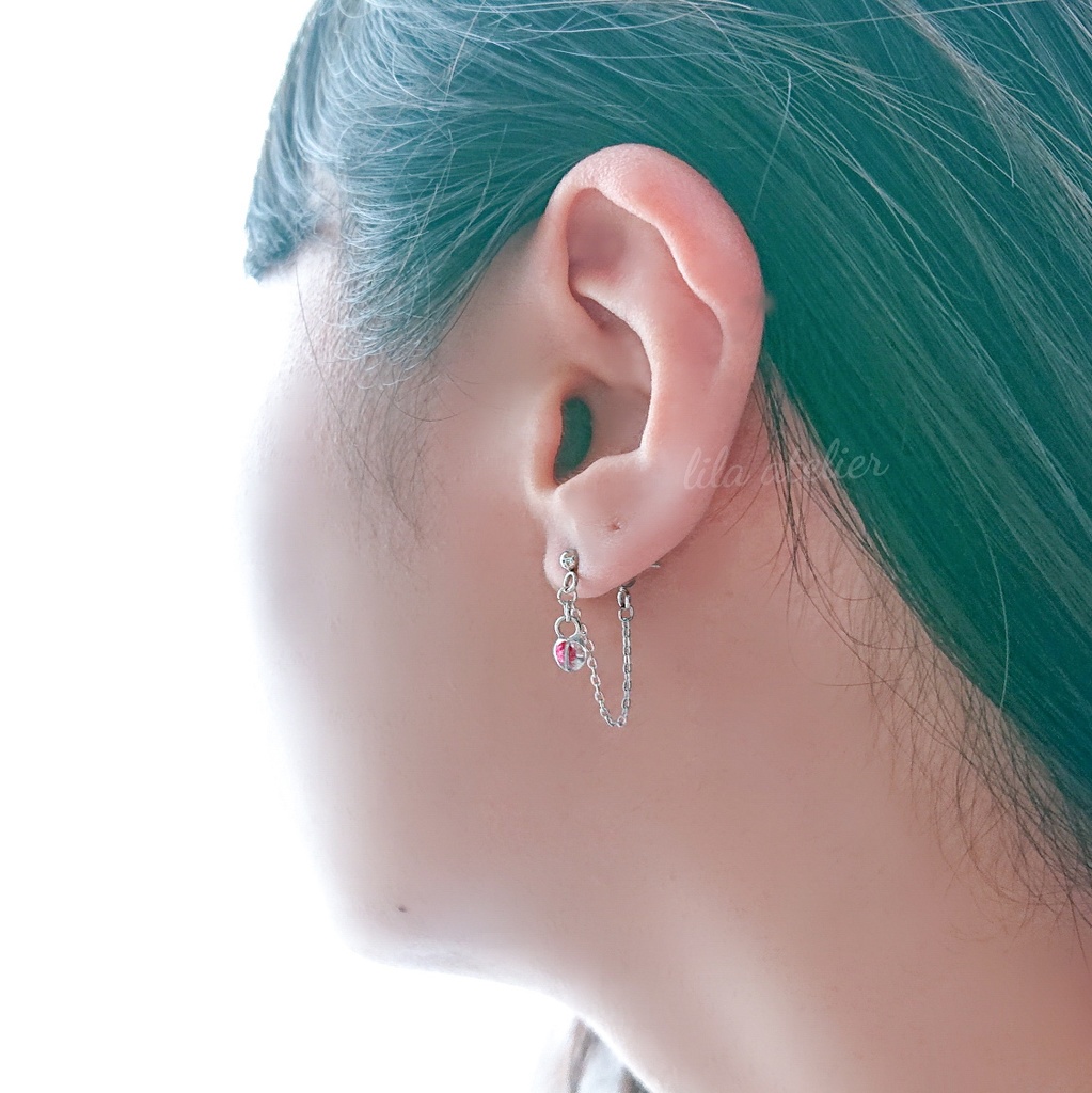 《片耳用》かすみ粒【紅】チェーンピアス(金属アレルギー対応)