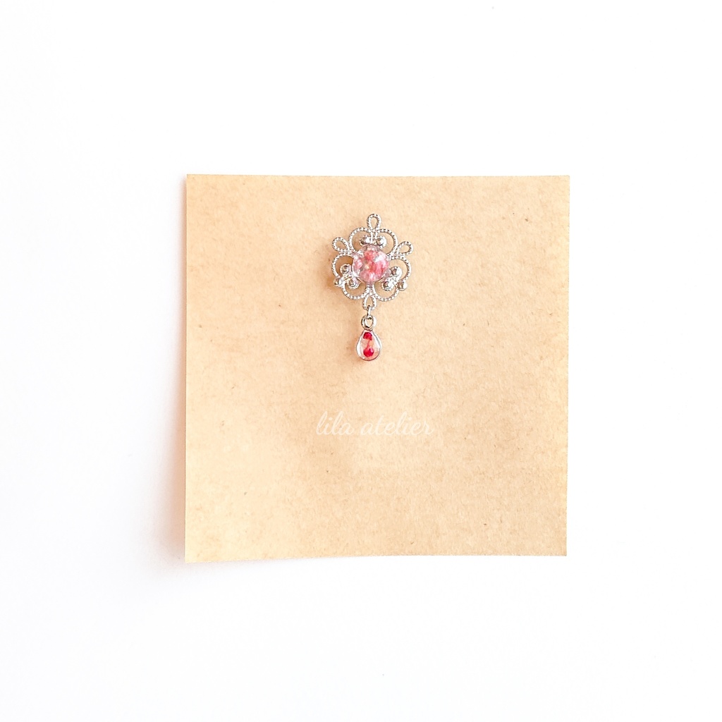 かすみ三つ葉と雫【紅】マグネット(金属アレルギー対応)