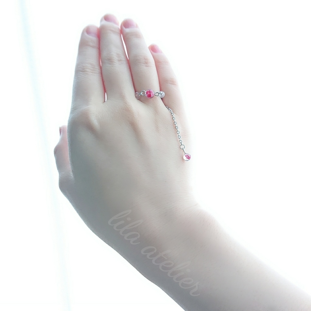 かすみ水中花と粒【紅】チェーンリング(金属アレルギー対応)