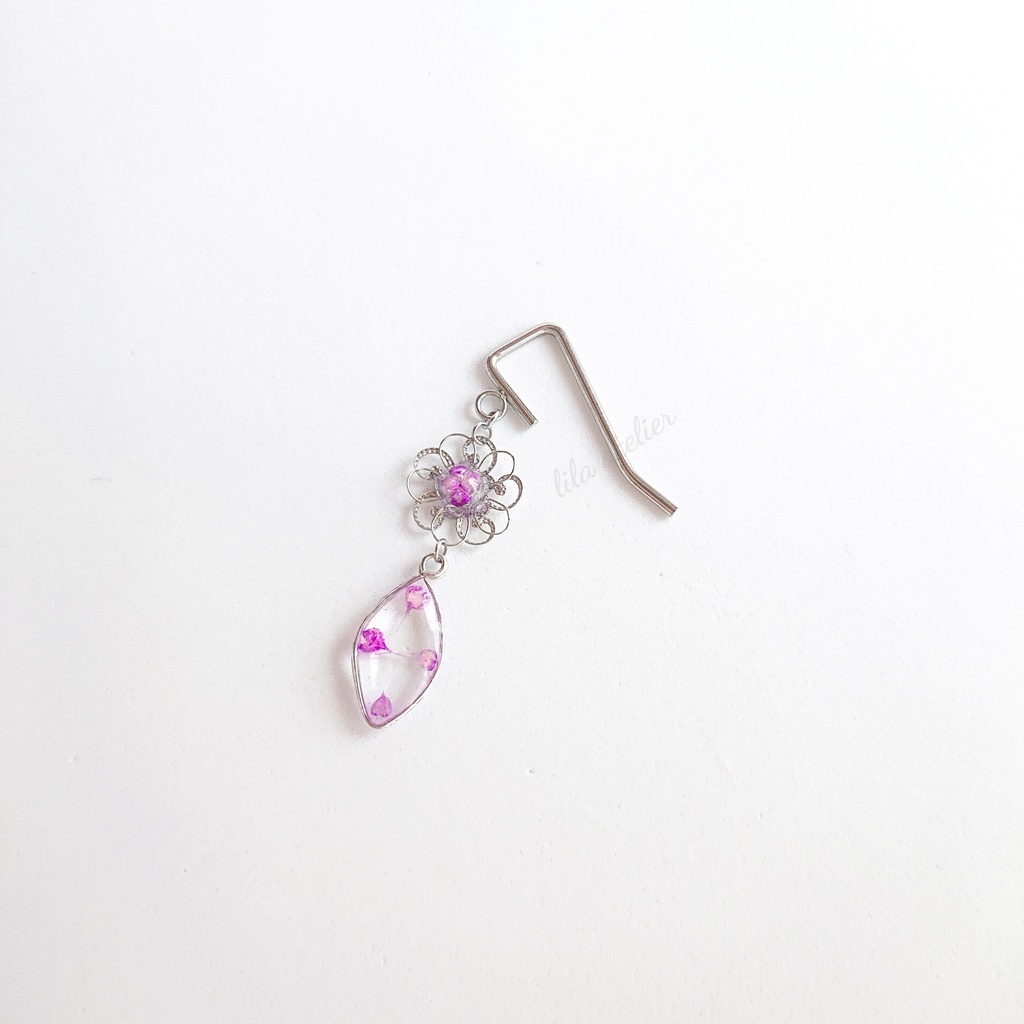 かすみ銀花と葉【紫】ポニーフック(金属アレルギー対応)