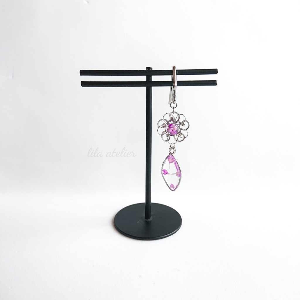 かすみ銀花と葉【紫】ポニーフック(金属アレルギー対応)