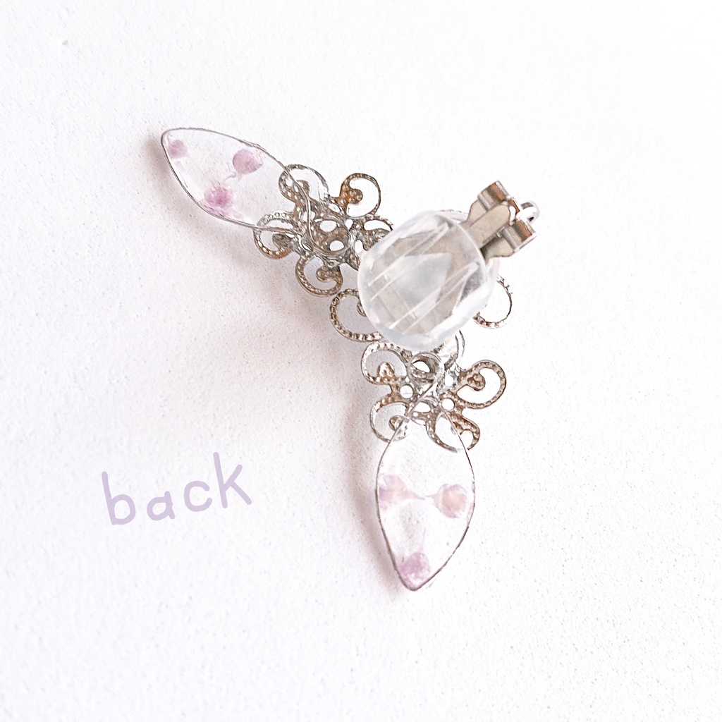 《片耳用》かすみ水中花と葉【紫】イヤークリップ(金属アレルギー対応)