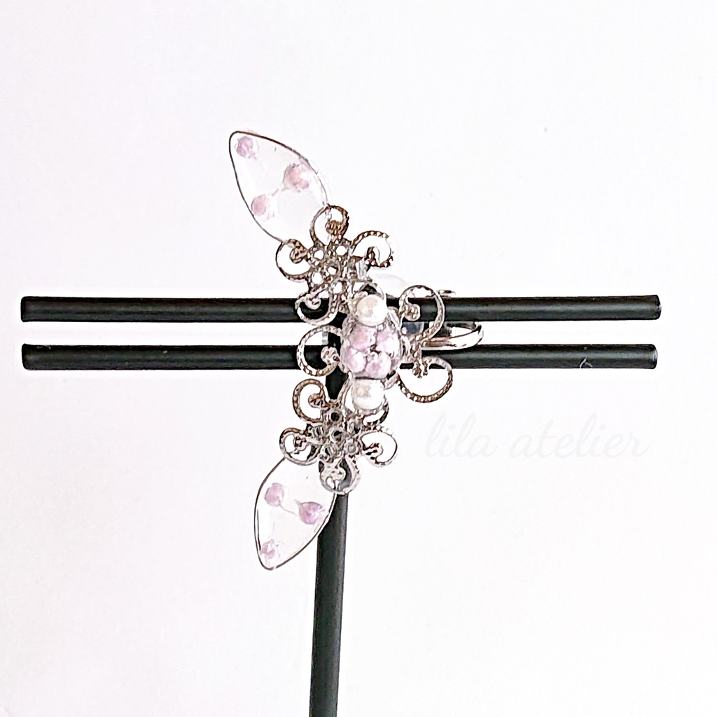 《片耳用》かすみ水中花と葉【紫】イヤークリップ(金属アレルギー対応)