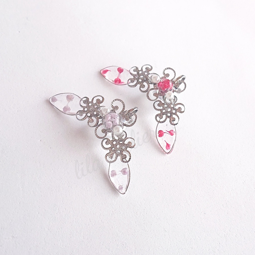 《片耳用》かすみ水中花と葉【紫】イヤークリップ(金属アレルギー対応)