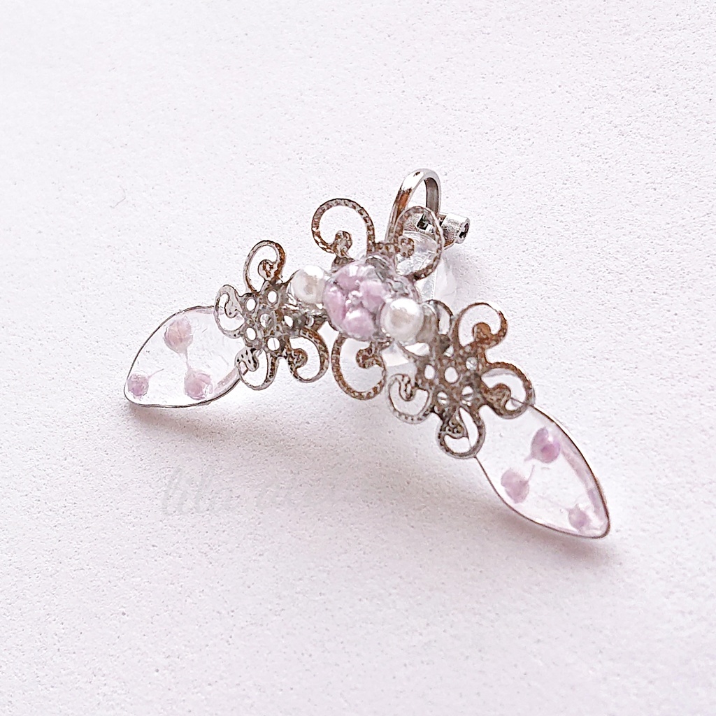 《片耳用》かすみ水中花と葉【紫】イヤークリップ(金属アレルギー対応)