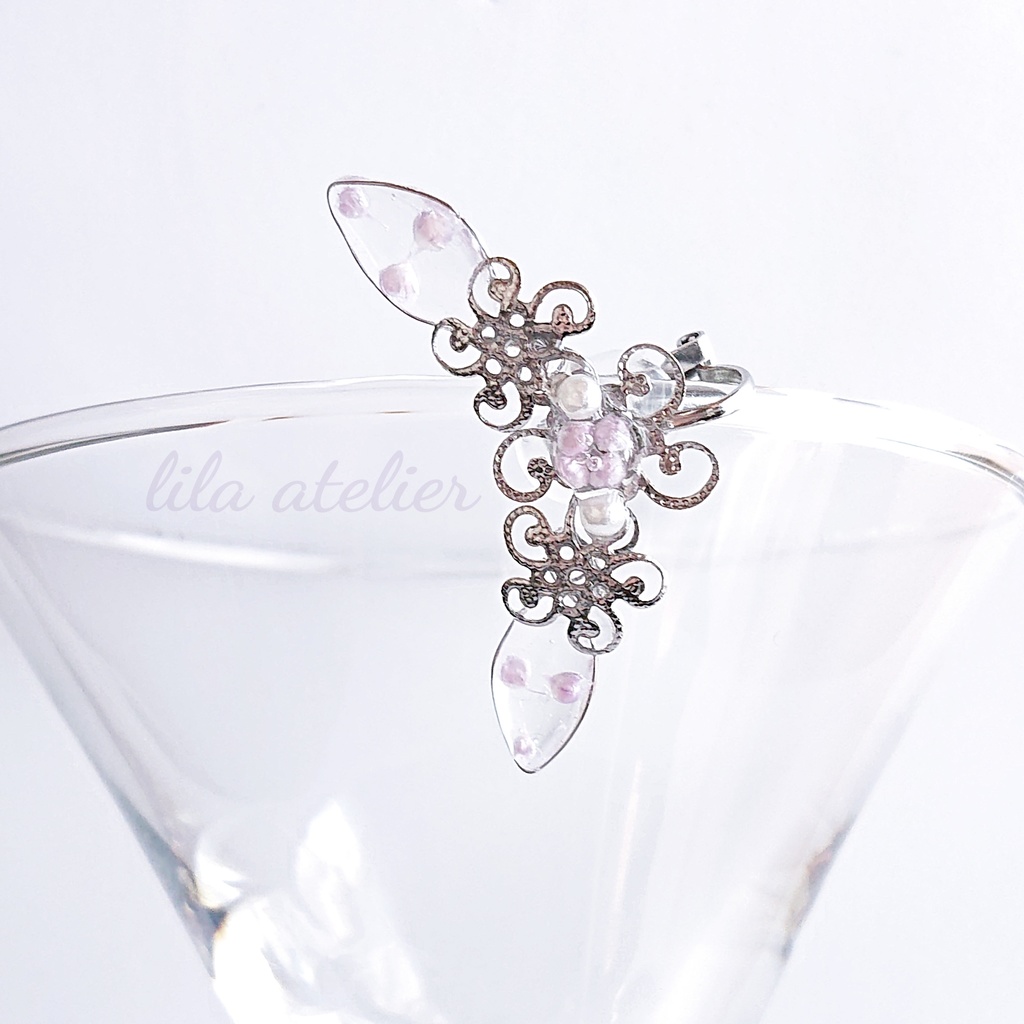 《片耳用》かすみ水中花と葉【紫】イヤークリップ(金属アレルギー対応)