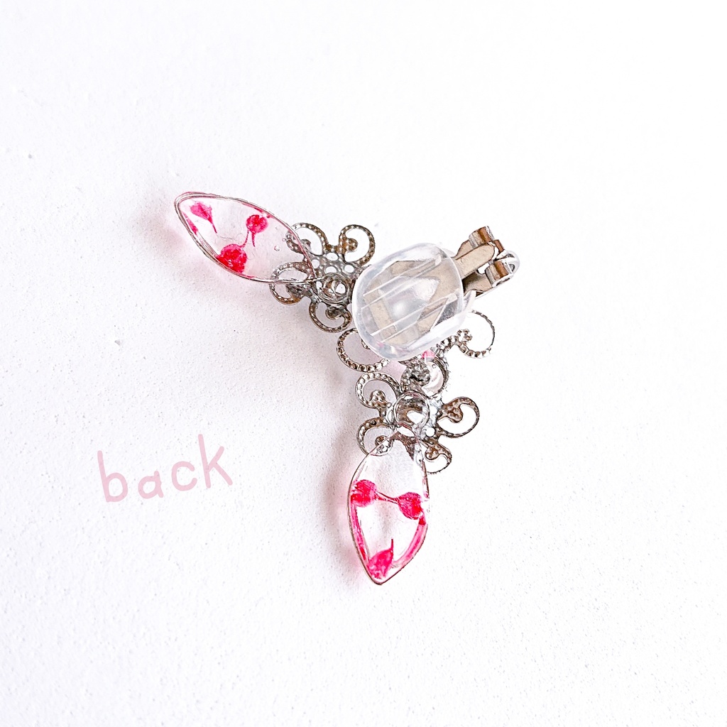 《片耳用》かすみ水中花と葉【紅】イヤークリップ(金属アレルギー対応)