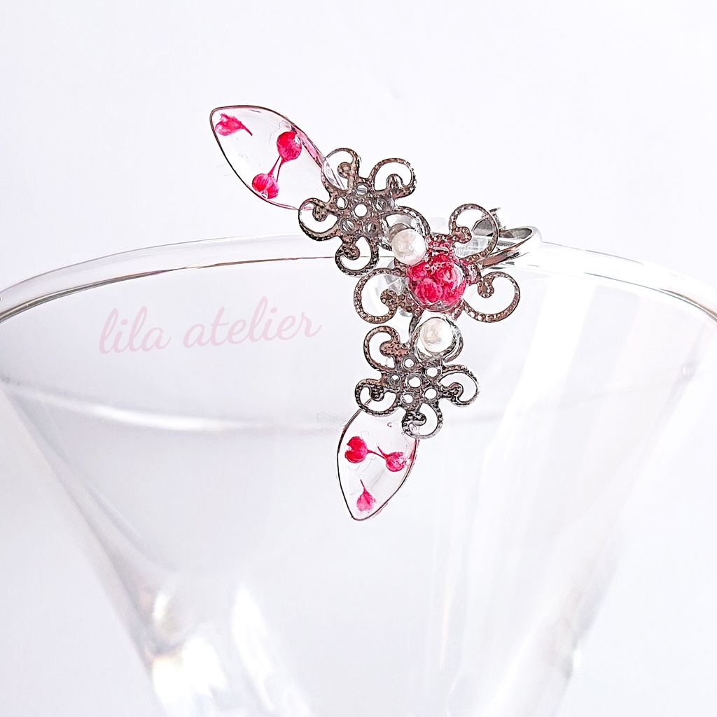 《片耳用》かすみ水中花と葉【紅】イヤークリップ(金属アレルギー対応)