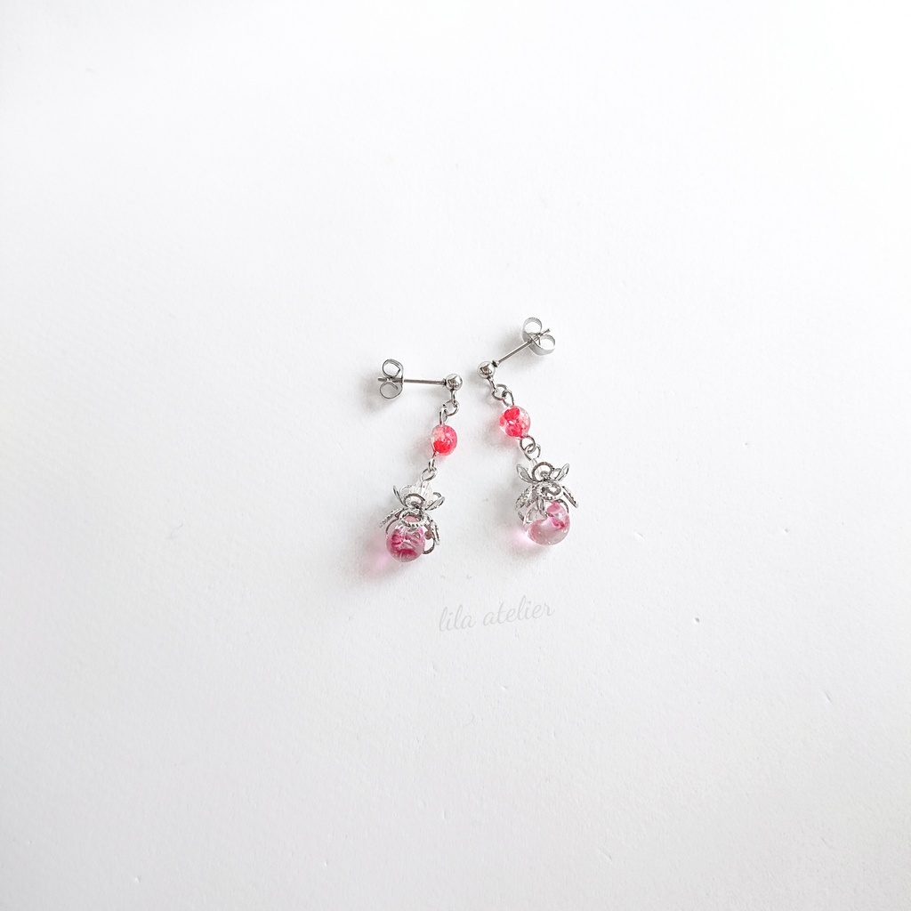 かすみ水中花と硝子花【紅】ピアス/イヤリング(金属アレルギー対応)