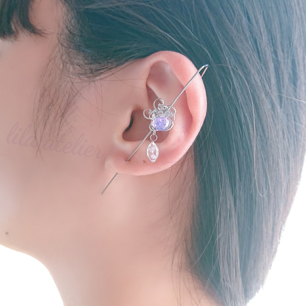 《片耳用》かすみ葉と硝子花【紫】イヤーラップクローラーフックピアス(金属アレルギー対応)