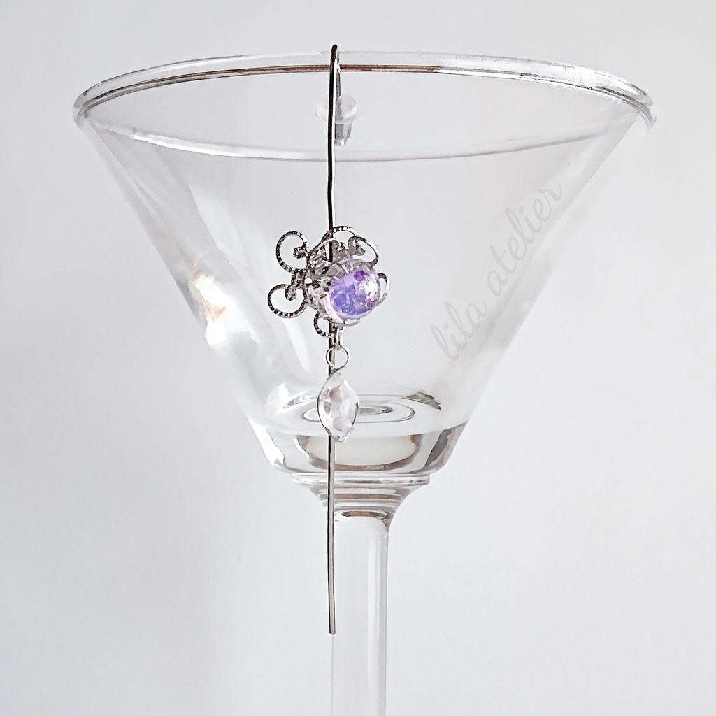 《片耳用》かすみ葉と硝子花【紫】イヤーラップクローラーフックピアス(金属アレルギー対応)