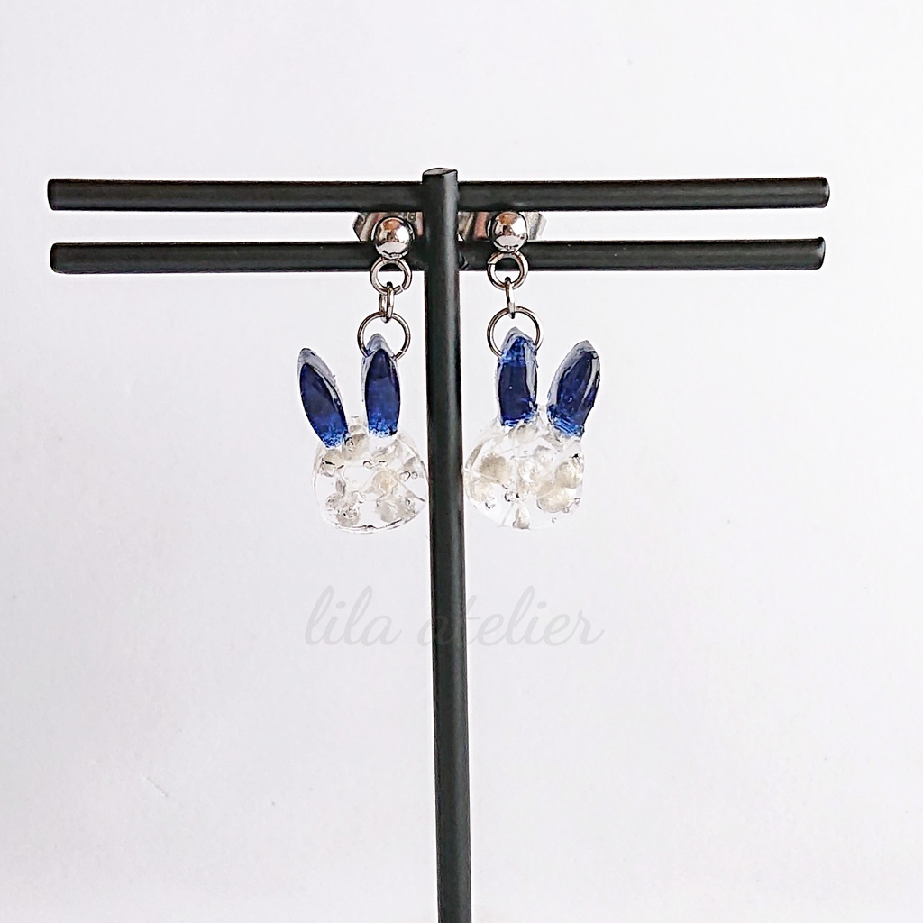 彩りかすみウサギ【夜空】ピアス/イヤリング(金属アレルギー対応)