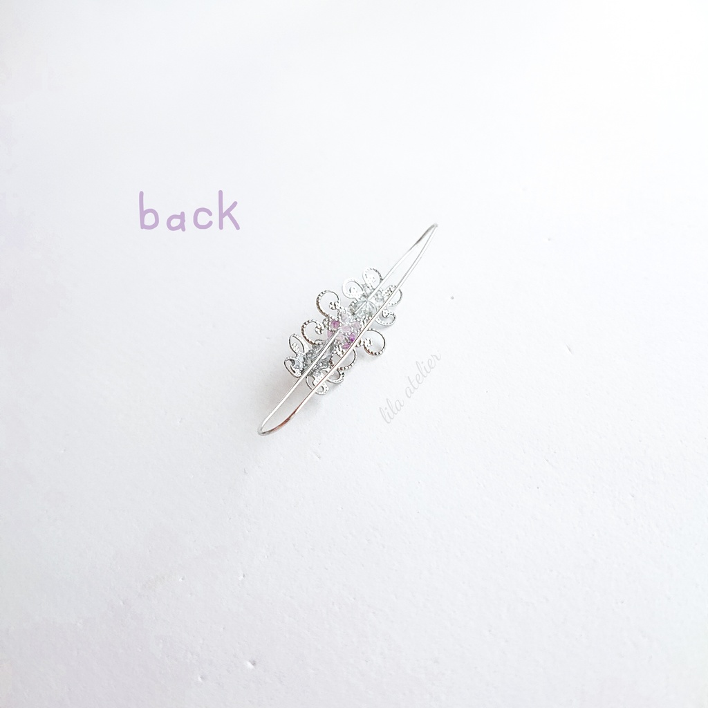 《片耳用》かすみ水中花と花細工【紫】カバーカフ(金属アレルギー対応)