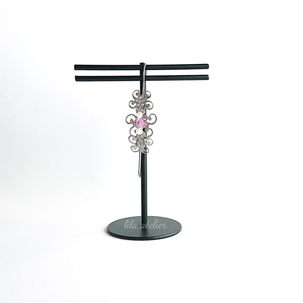 《片耳用》かすみ水中花と花細工【紫】カバーカフ(金属アレルギー対応)