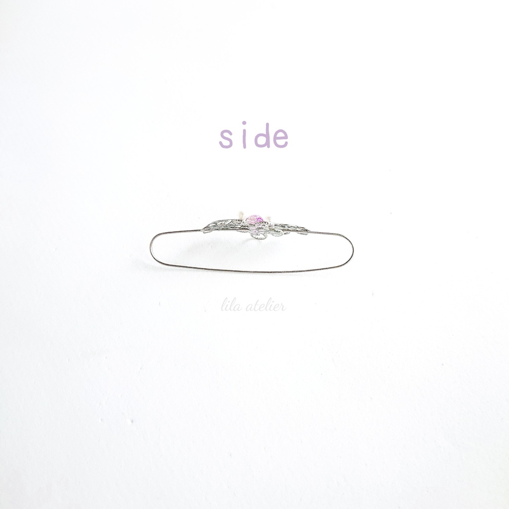 《片耳用》かすみ水中花と花細工【紫】カバーカフ(金属アレルギー対応)