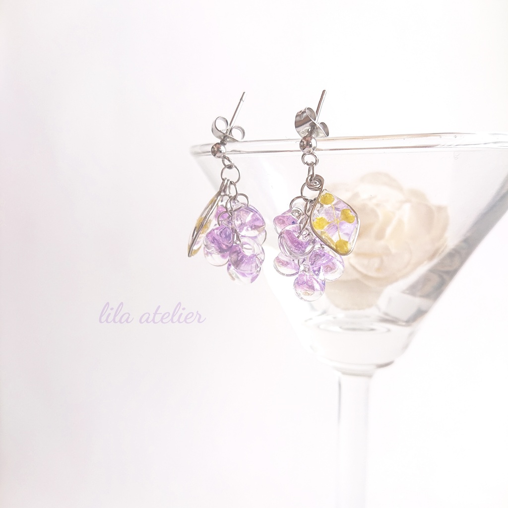 硝子葡萄とかすみ葉【紫】ピアス/イヤリング(金属アレルギー対応)
