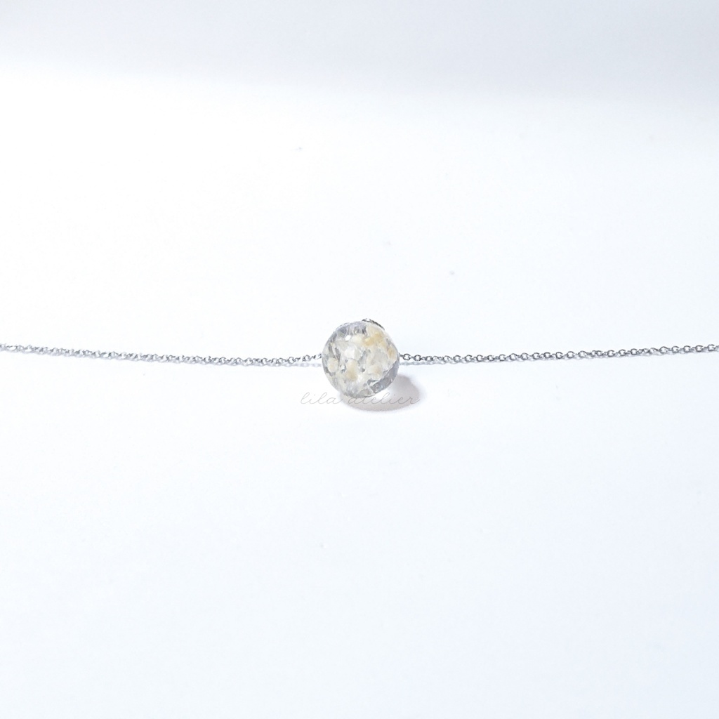 かすみ珠【白】ペンダント(金属アレルギー対応)