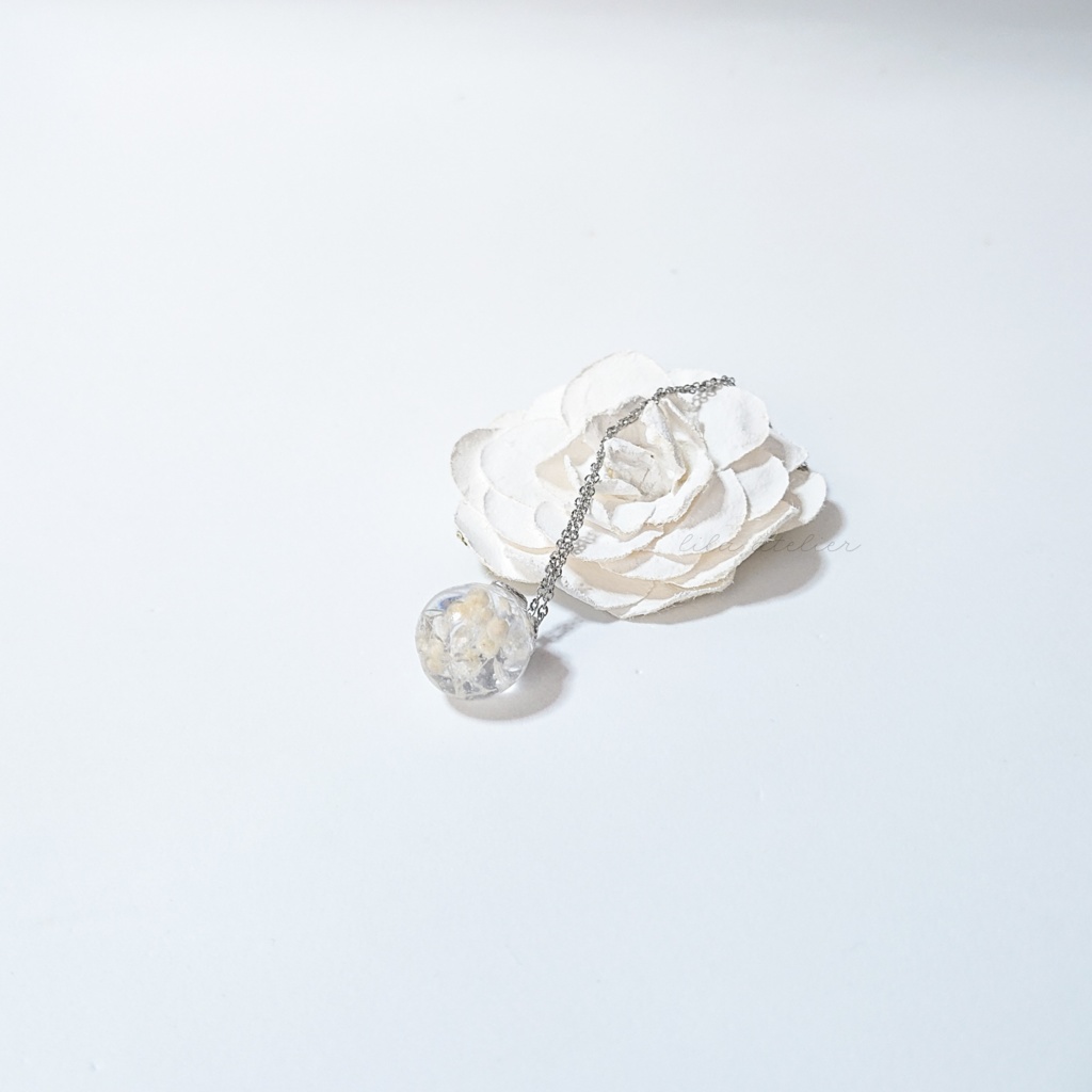 かすみ珠【白】ペンダント(金属アレルギー対応)