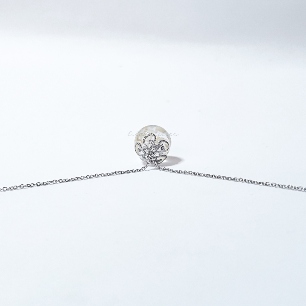 かすみ珠【白】ペンダント(金属アレルギー対応)