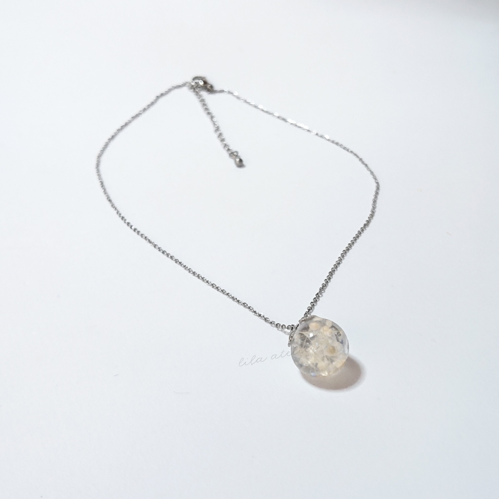 かすみ珠【白】ペンダント(金属アレルギー対応)