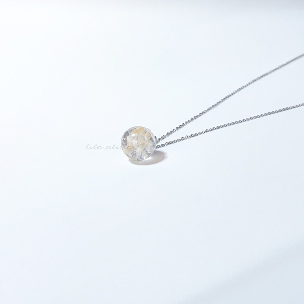 かすみ珠【白】ペンダント(金属アレルギー対応)